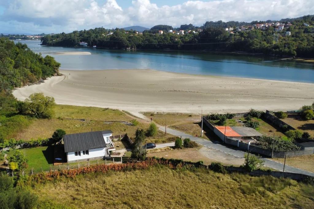 O Pedrido Beach House Bergondo Kültér fotó